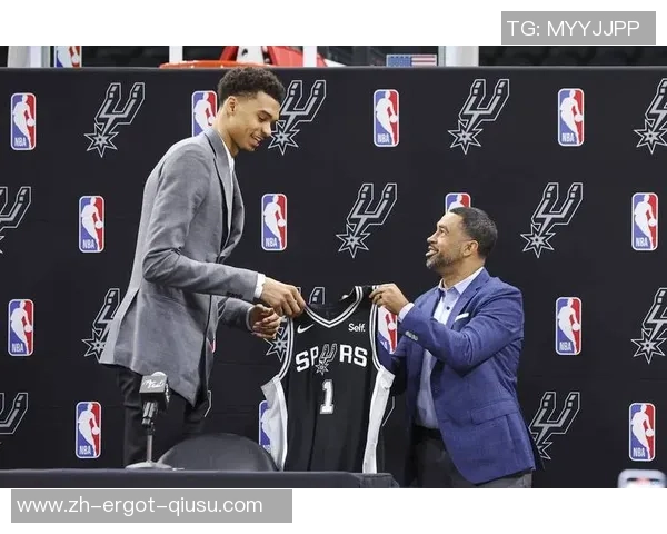 文班亚马谈创5胜0负最佳局面：身为马刺一员，我感到无比骄傲